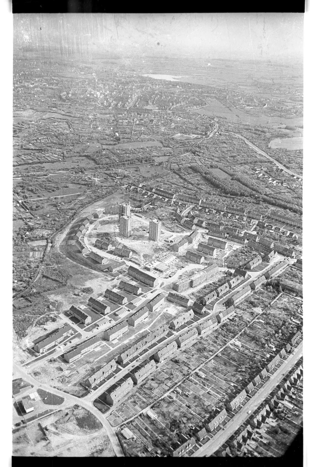 Stadtteil Wellingdorf am Ostufer, Kiel (historische Luftaufnahme)